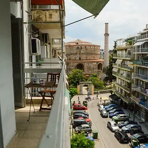 https://apt-an-for-2-4-friends.hotelschalkidiki.net